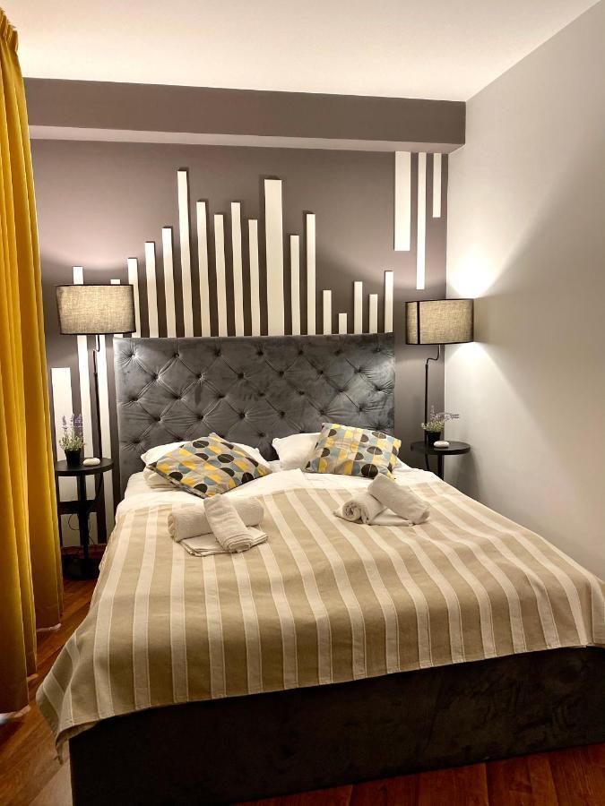 Bed And Breakfast Veja'S Krk Town Esterno foto