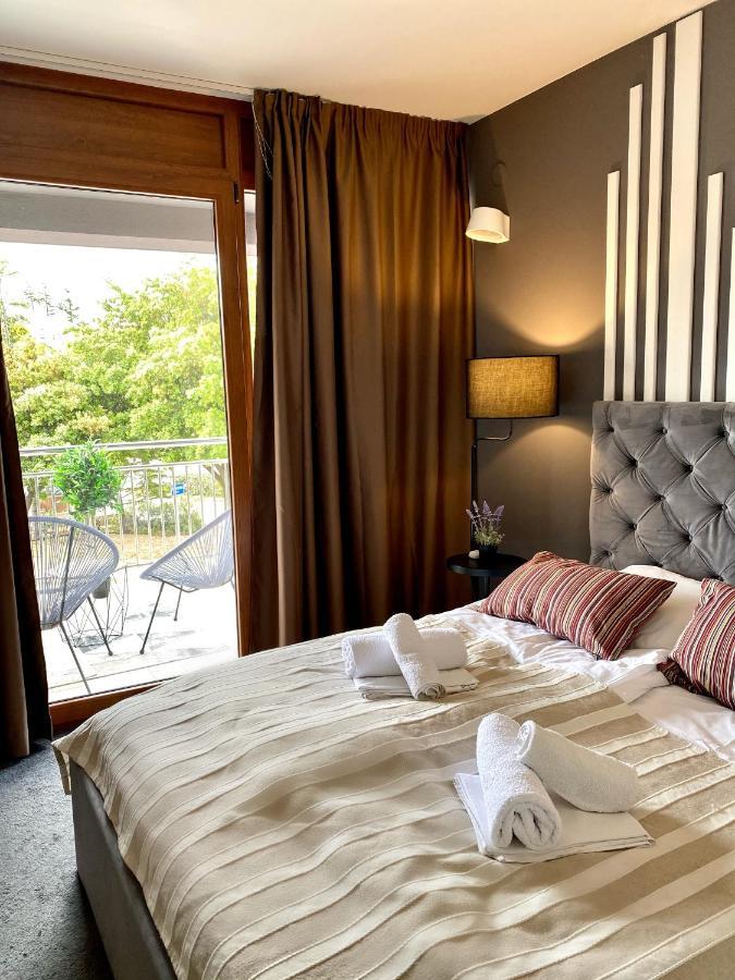 Bed And Breakfast Veja'S Krk Town Esterno foto
