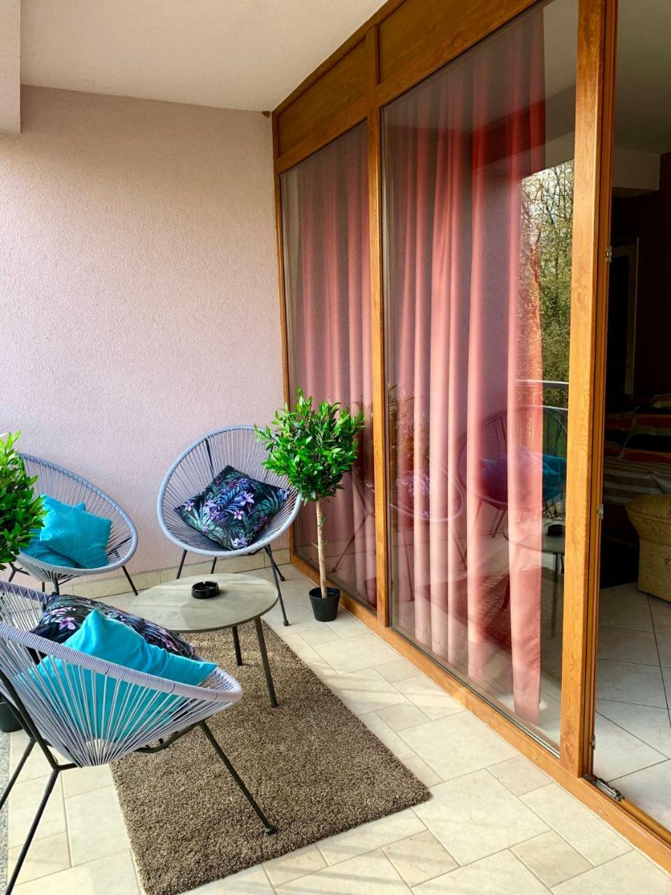 Bed And Breakfast Veja'S Krk Town Esterno foto